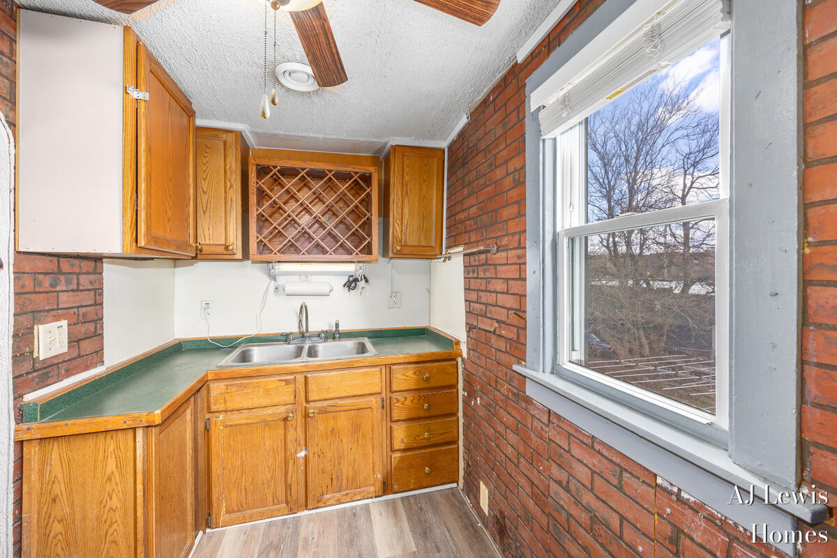 510 La Grave Avenue, Grand Rapids, MI, 49503-5223