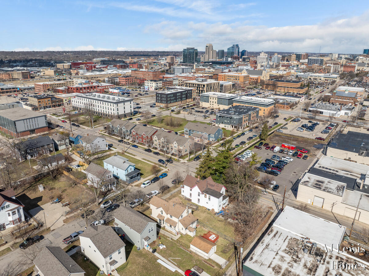 510 La Grave Avenue, Grand Rapids, MI, 49503-5223