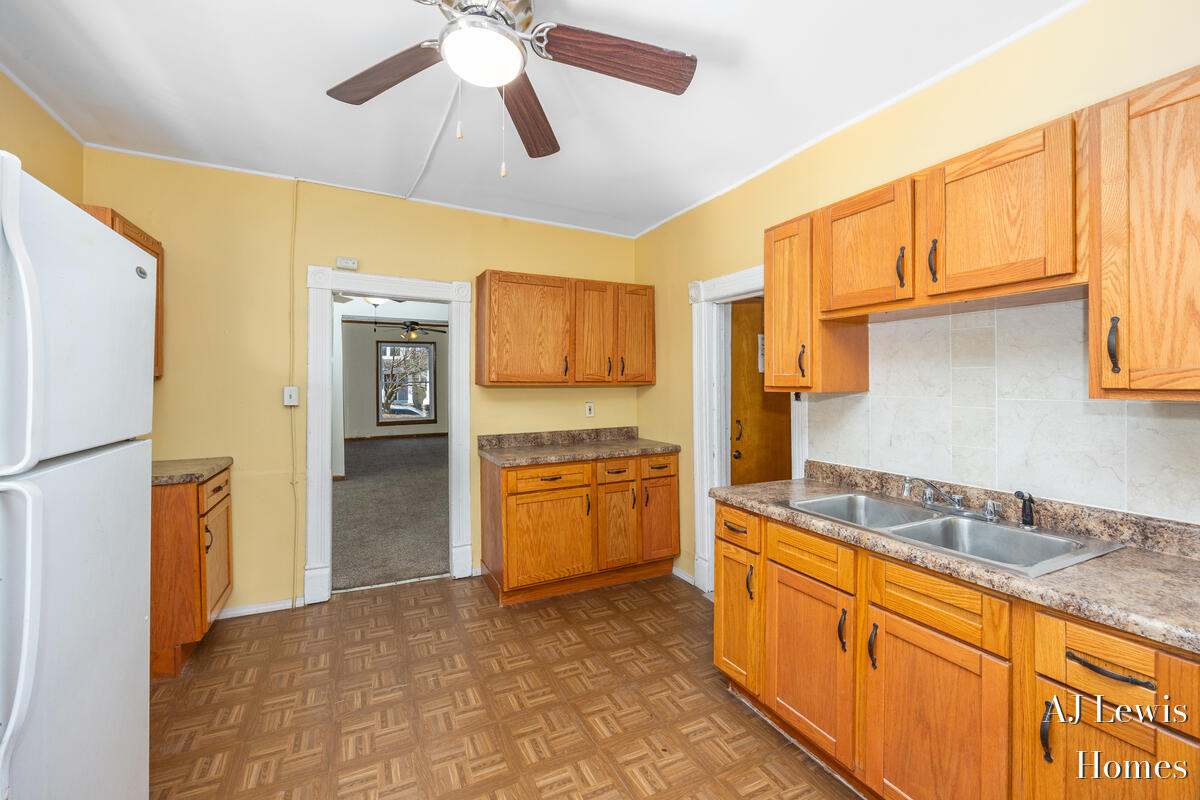 510 La Grave Avenue, Grand Rapids, MI, 49503-5223