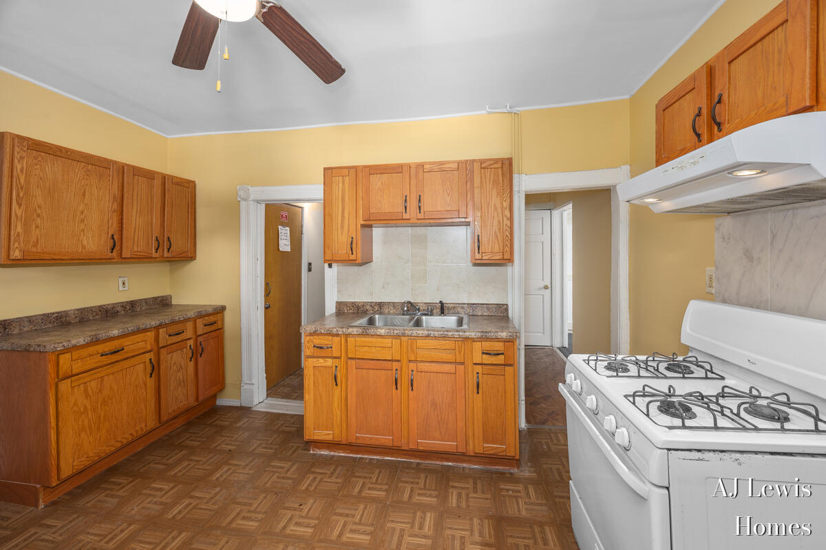 510 La Grave Avenue, Grand Rapids, MI, 49503-5223