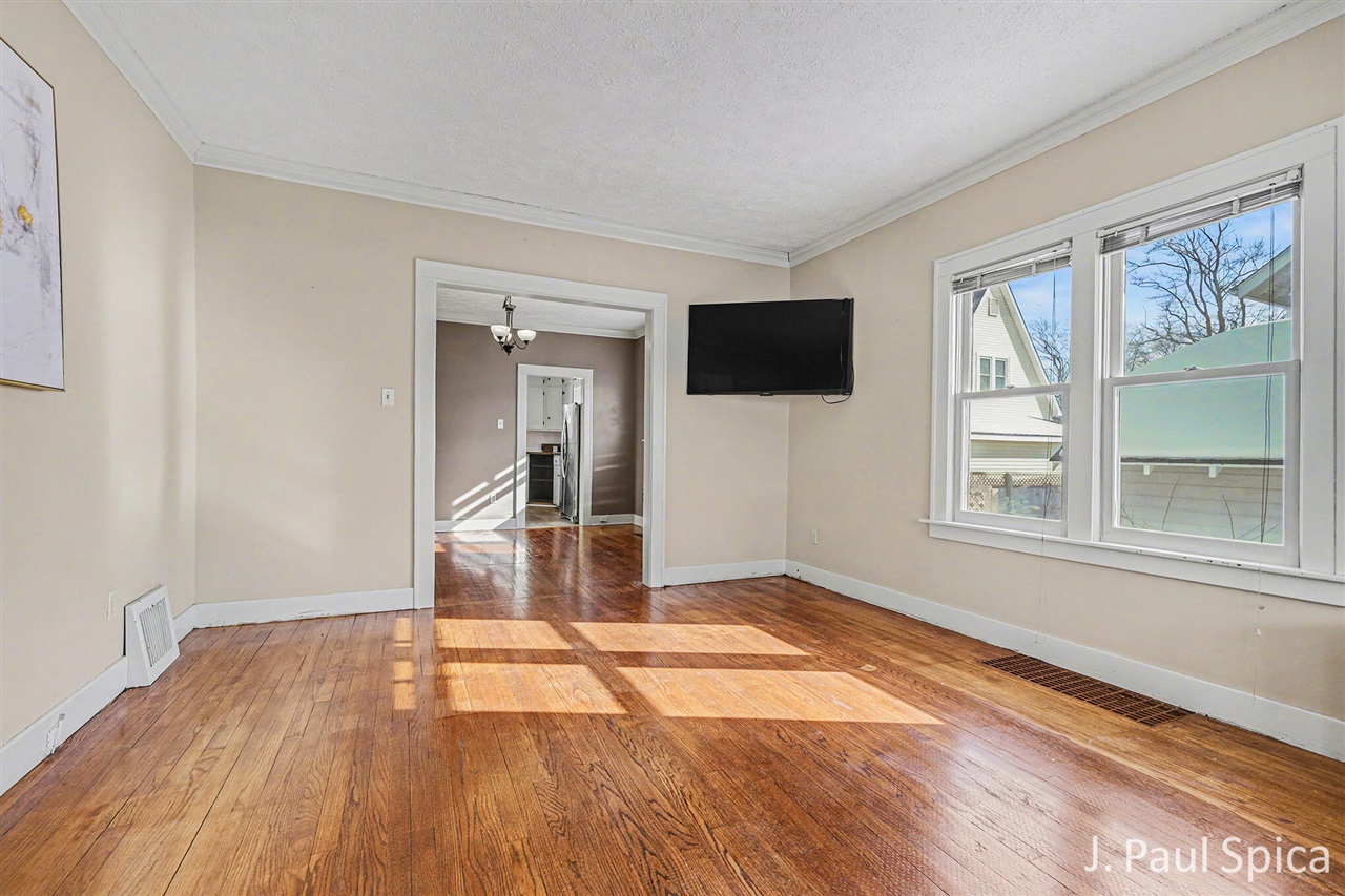 Homes for sale in Zeeland, MI | 55 S Park St, Zeeland, MI 49464 | MLS# 70514968