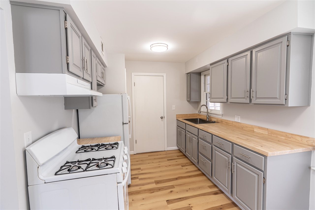 1060 Green Street, Muskegon, MI, 49442-4145