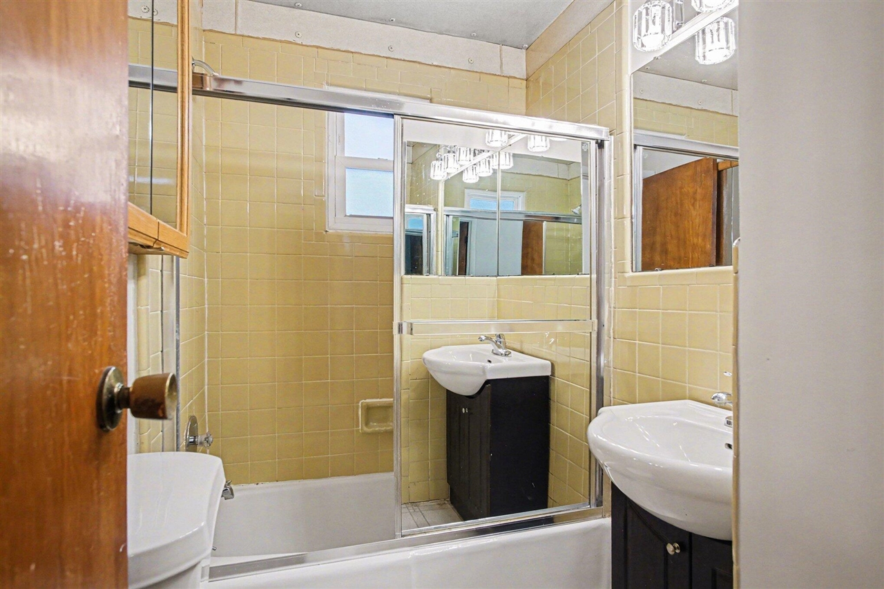 665 4 Mile Road, Comstock Park, MI, 49321-8907