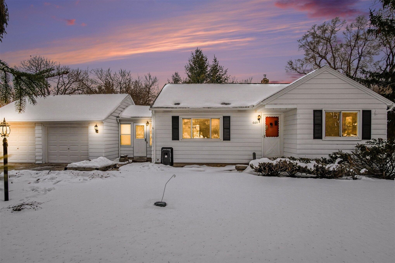 665 4 Mile Road, Comstock Park, MI, 49321-8907