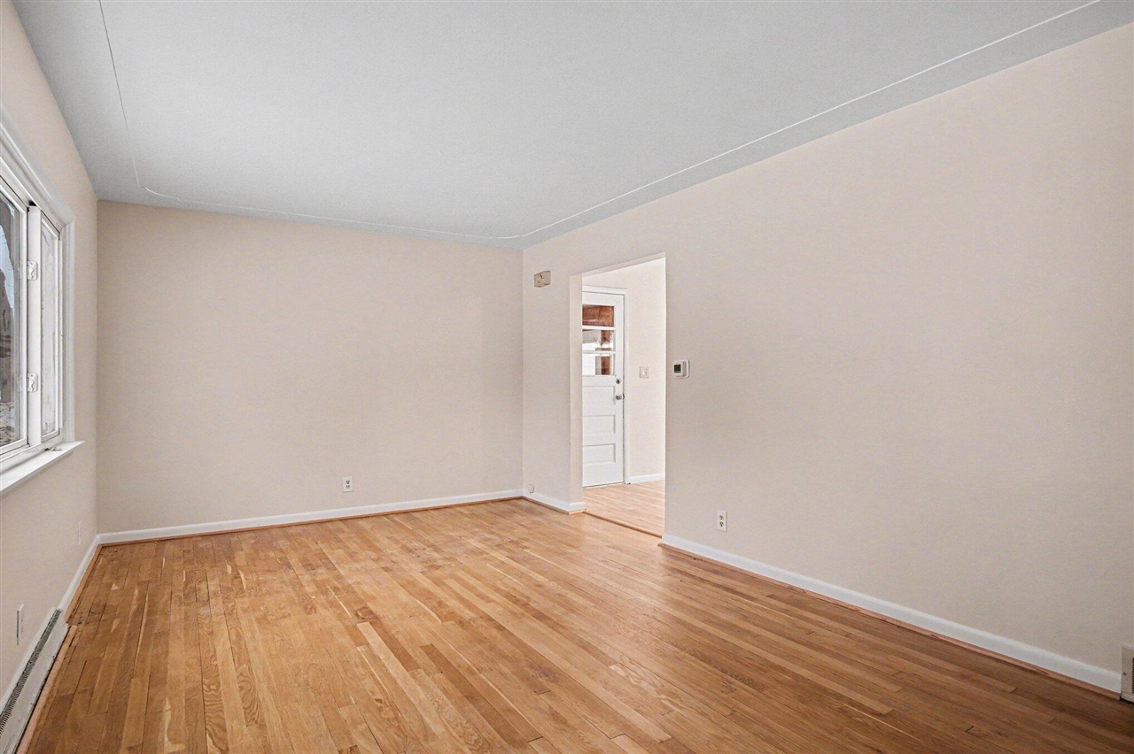 665 4 Mile Road, Comstock Park, MI, 49321-8907