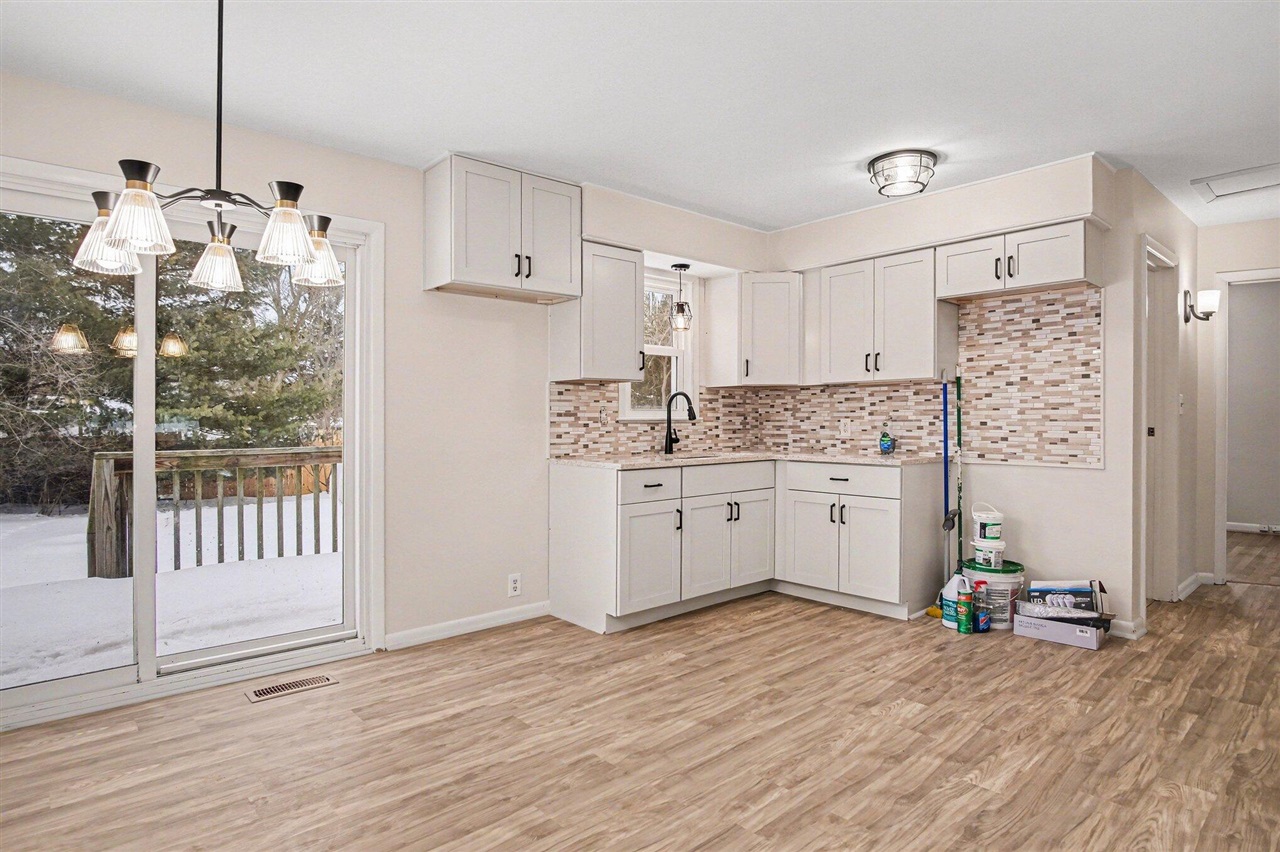 665 4 Mile Road, Comstock Park, MI, 49321-8907