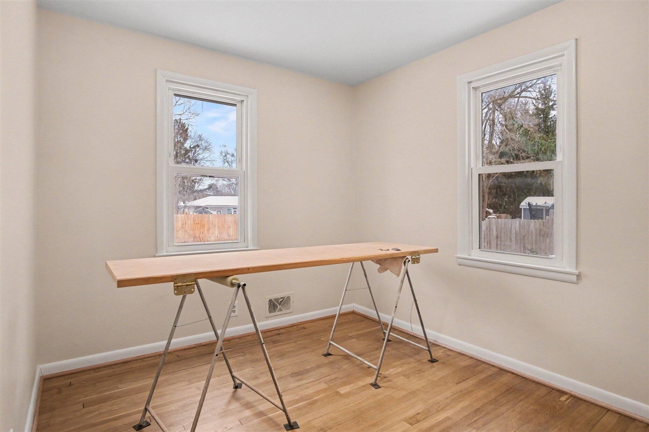 665 4 Mile Road, Comstock Park, MI, 49321-8907