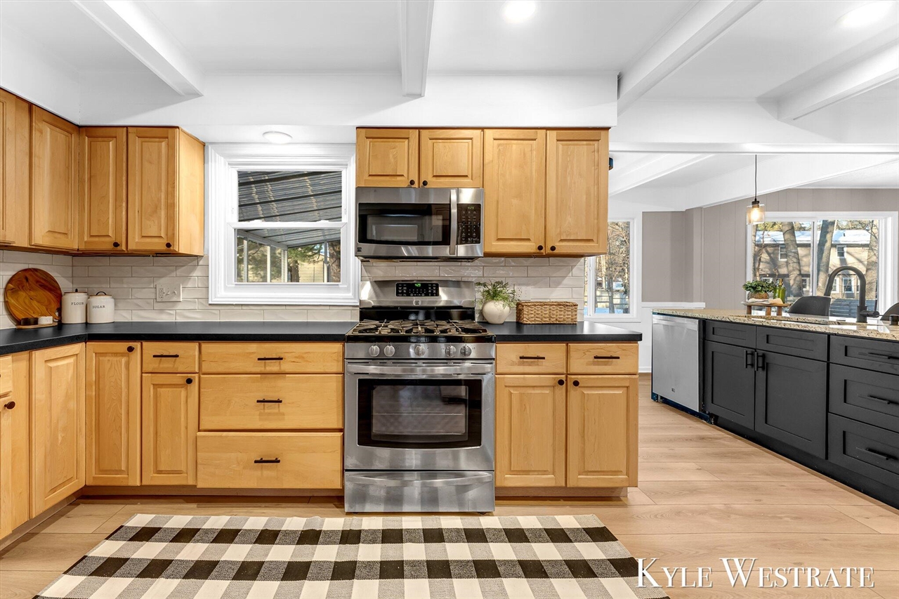 7361 Sheffield Drive, Ada, MI, 49301-9240