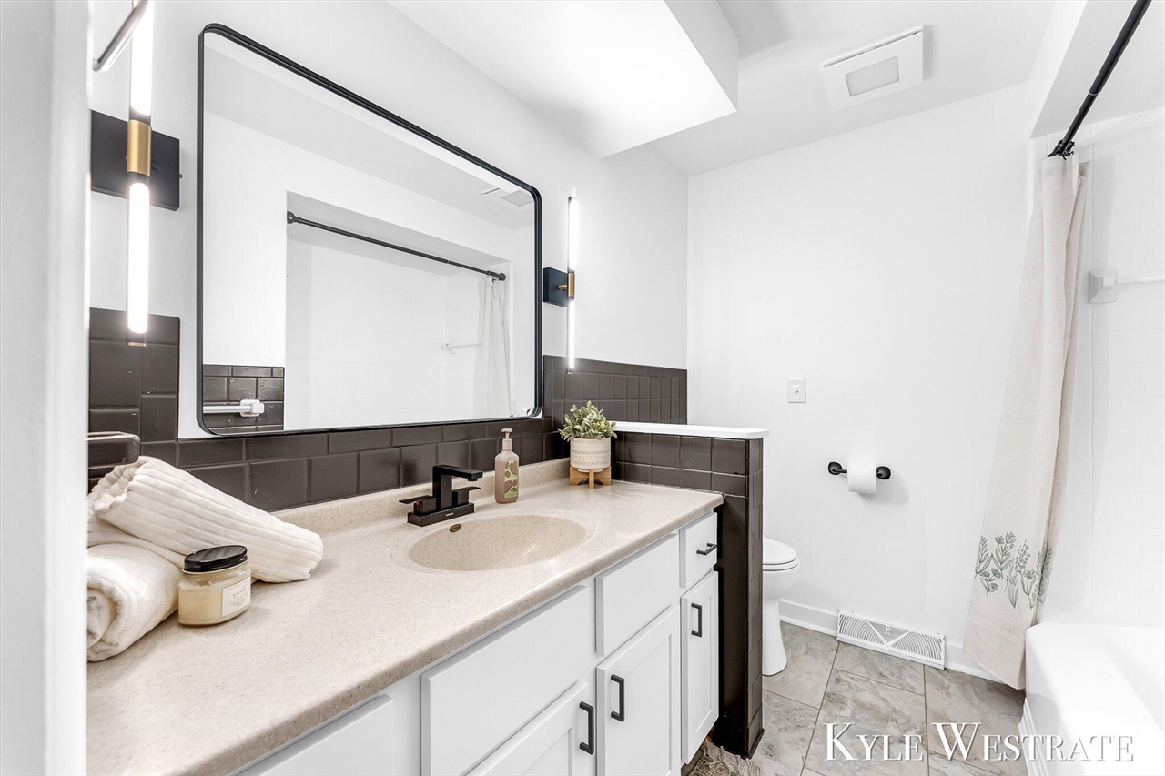 7361 Sheffield Drive, Ada, MI, 49301-9240