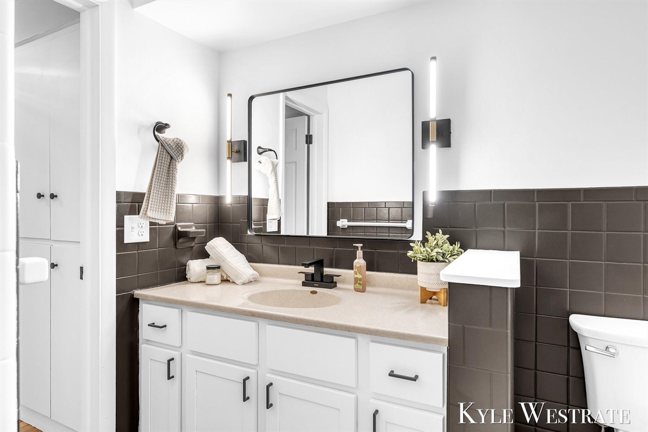 7361 Sheffield Drive, Ada, MI, 49301-9240