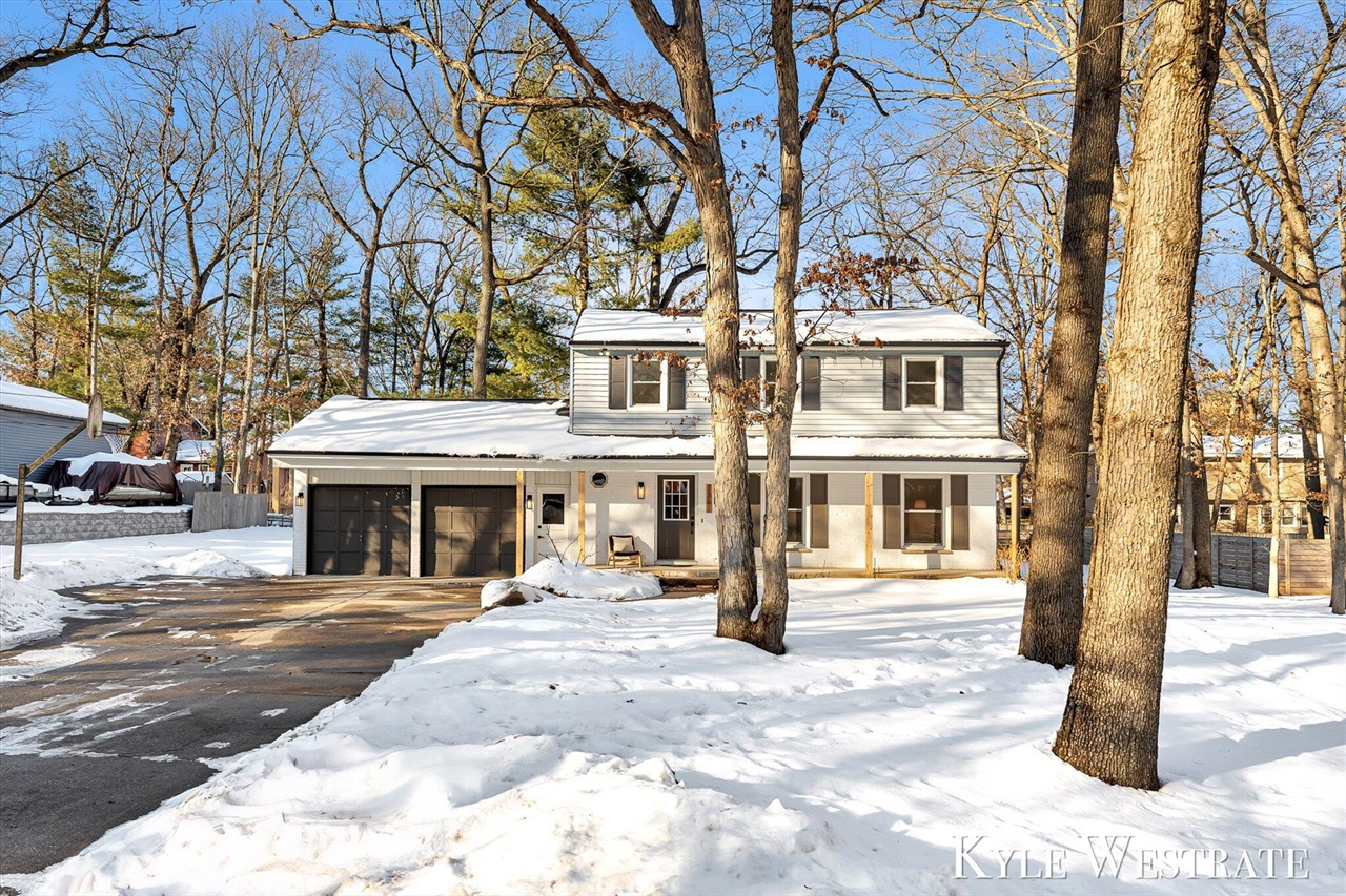 7361 Sheffield Drive, Ada, MI, 49301-9240