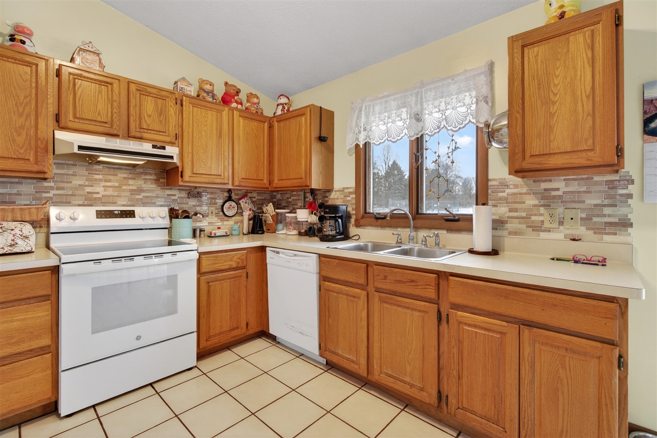 1150 Losey Road, Rives Junction, MI, 49277-9762