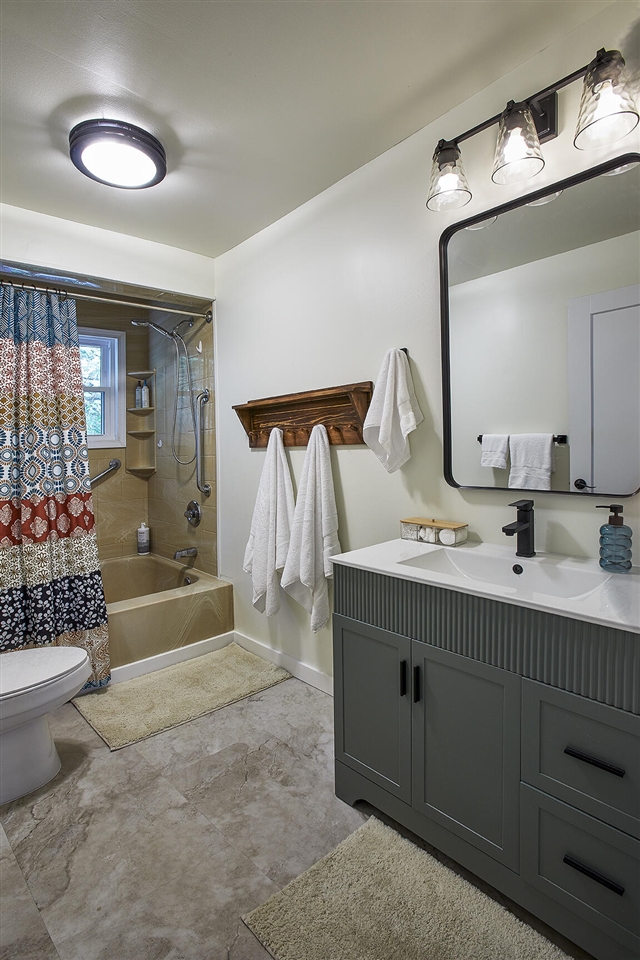 167 E Delaware Avenue, Benton Harbor, MI, 49022-6605