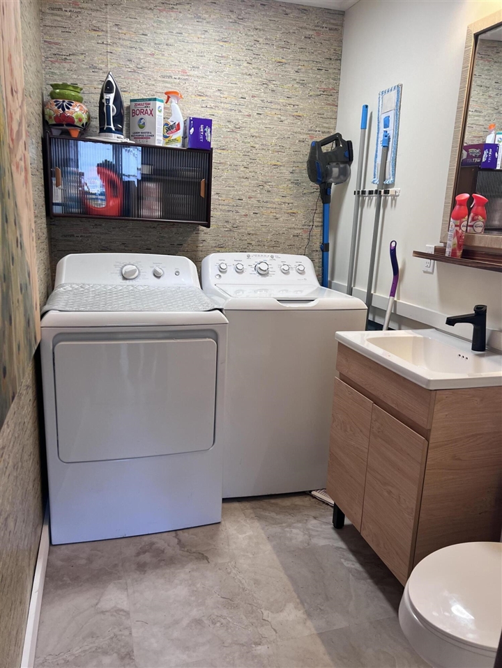 167 E Delaware Avenue, Benton Harbor, MI, 49022-6605