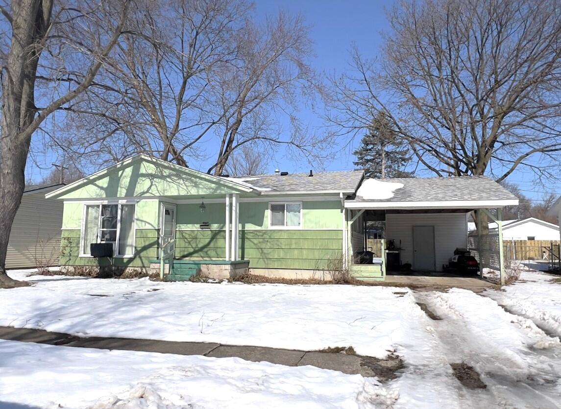 Homes for sale in Sturgis, MI | 1112 Tulip Dr, Sturgis, MI 49091 | MLS# 70515109