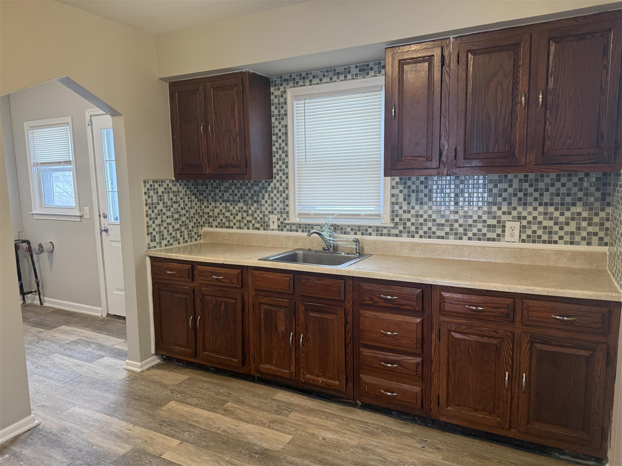 6237 Inkster Road, Taylor, MI, 48180-1016