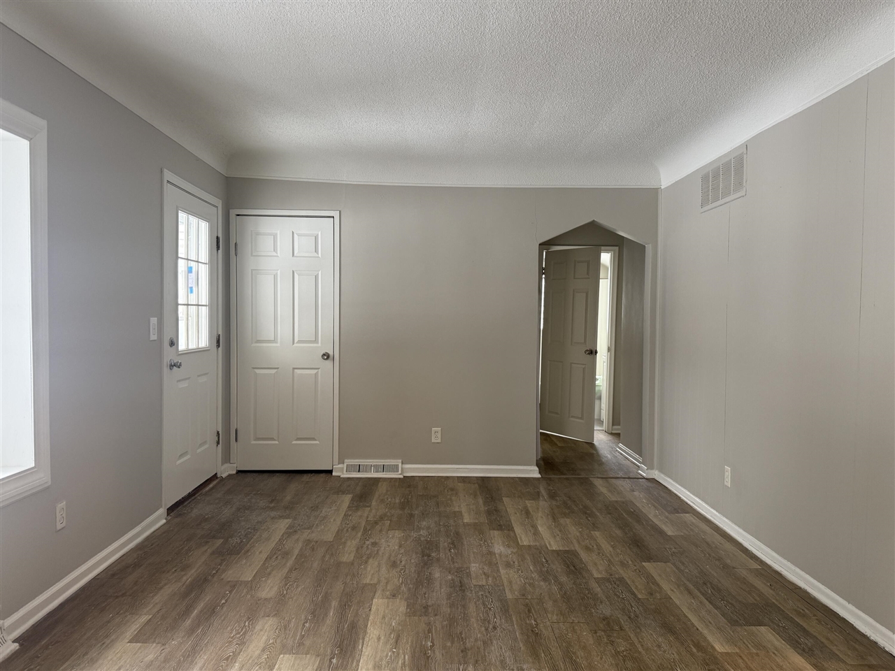 6237 Inkster Road, Taylor, MI, 48180-1016