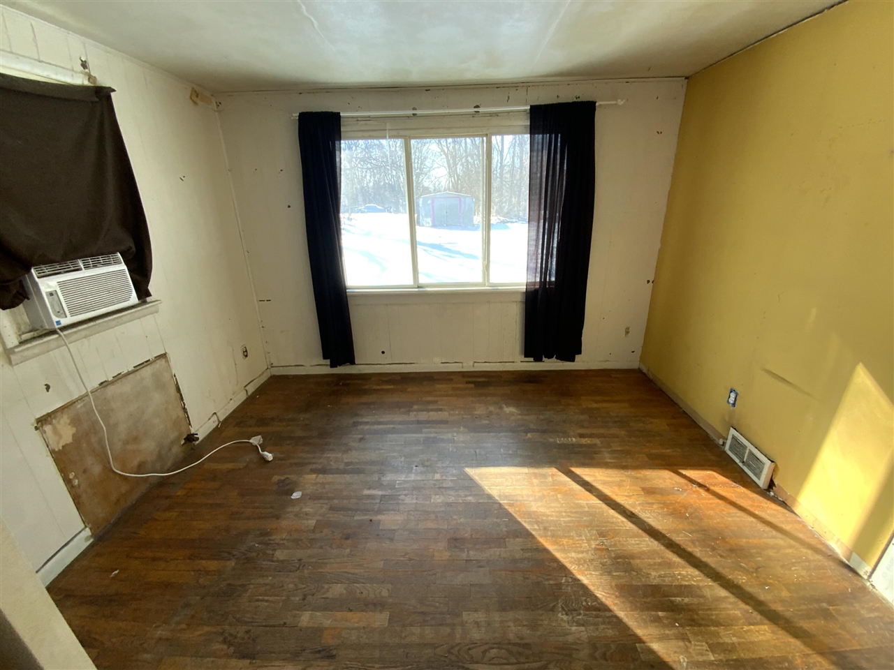 609 W Center Street, Albion, MI, 49224-1513