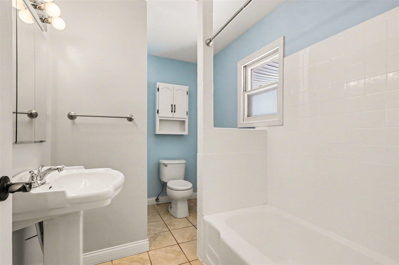 3928 Laird Avenue, Kalamazoo, MI, 49008-2761