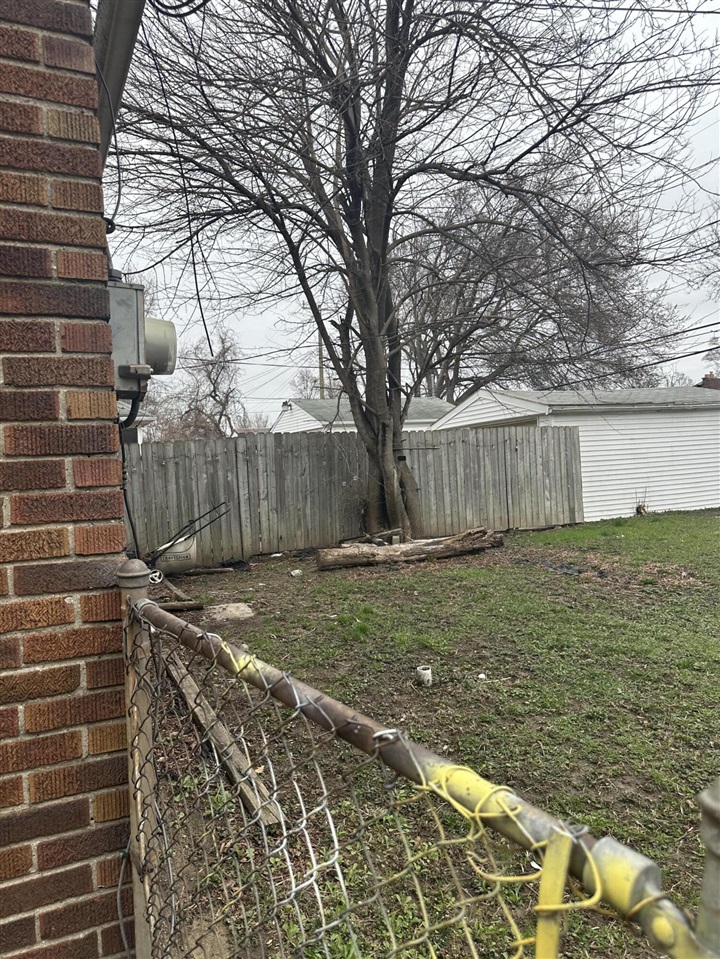 8510 Lauder Street, Detroit, MI, 48228-2422