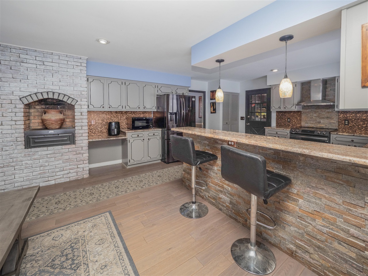 2134 Sycamore Lane, Kalamazoo, MI, 49008-2032