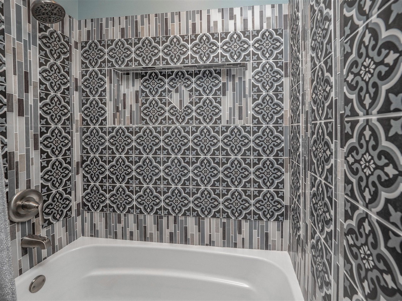 2134 Sycamore Lane, Kalamazoo, MI, 49008-2032