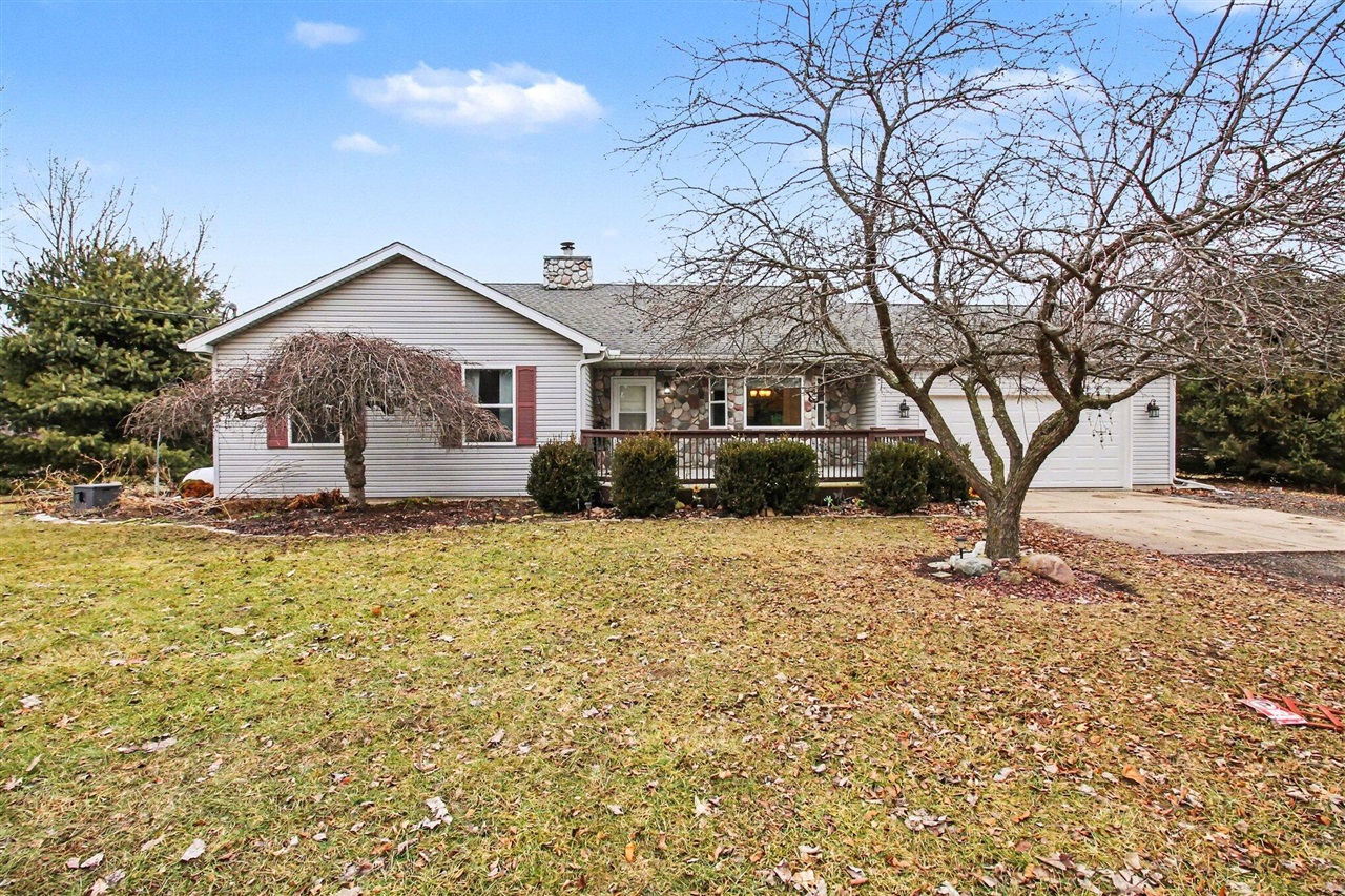 Homes for sale in Fowlerville, MI | 10790 Cedar River Estates Dr, Fowlerville, MI 48836 | MLS# 70515247