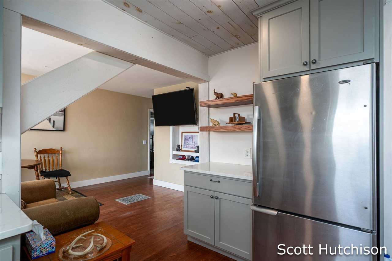 1300 E Coral Road, Edmore, MI, 48829-8319