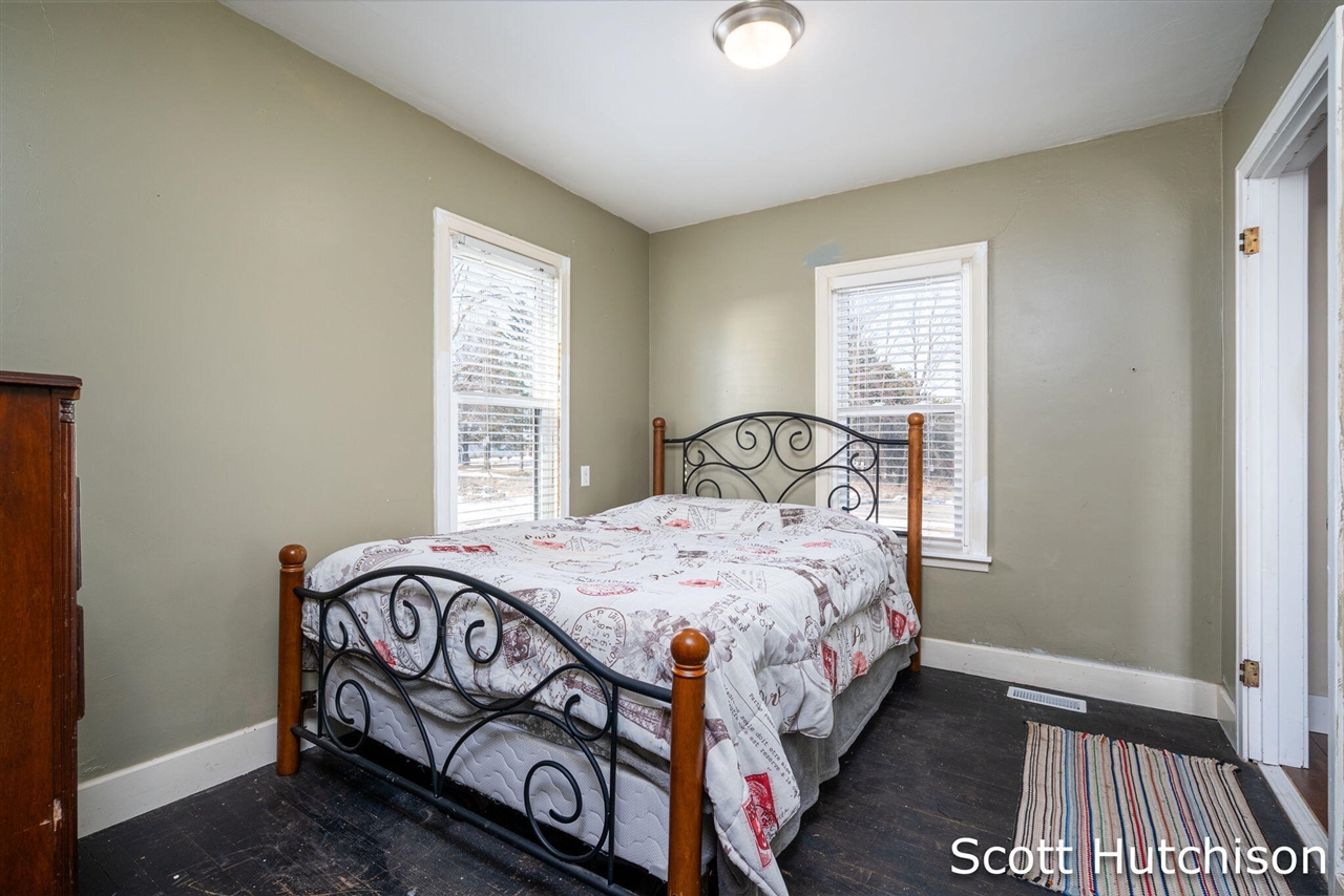 1300 E Coral Road, Edmore, MI, 48829-8319