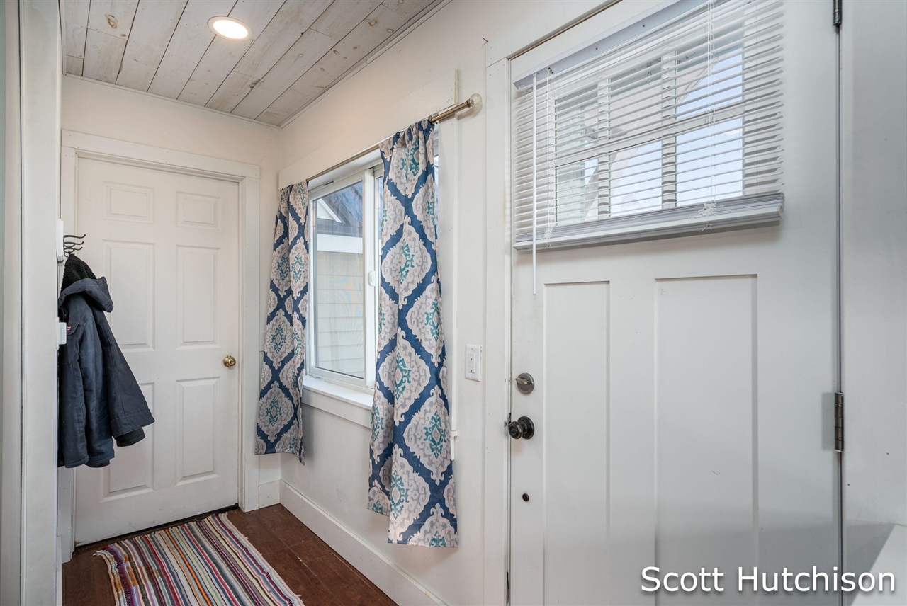 1300 E Coral Road, Edmore, MI, 48829-8319