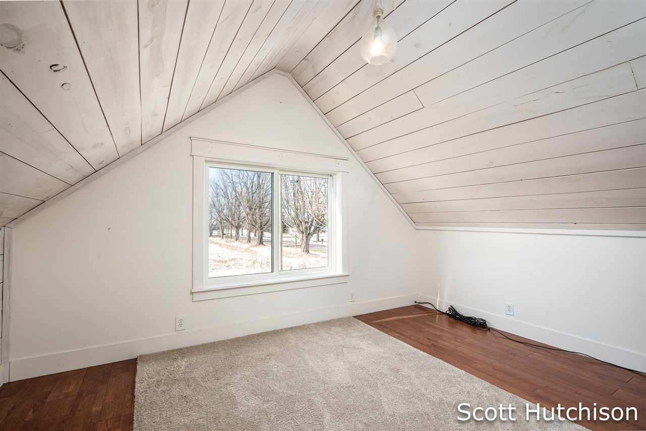 1300 E Coral Road, Edmore, MI, 48829-8319