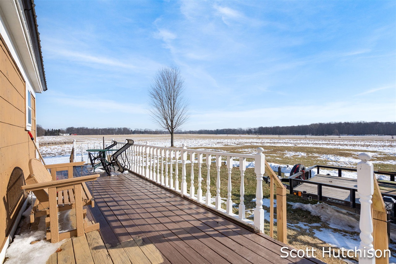 1300 E Coral Road, Edmore, MI, 48829-8319