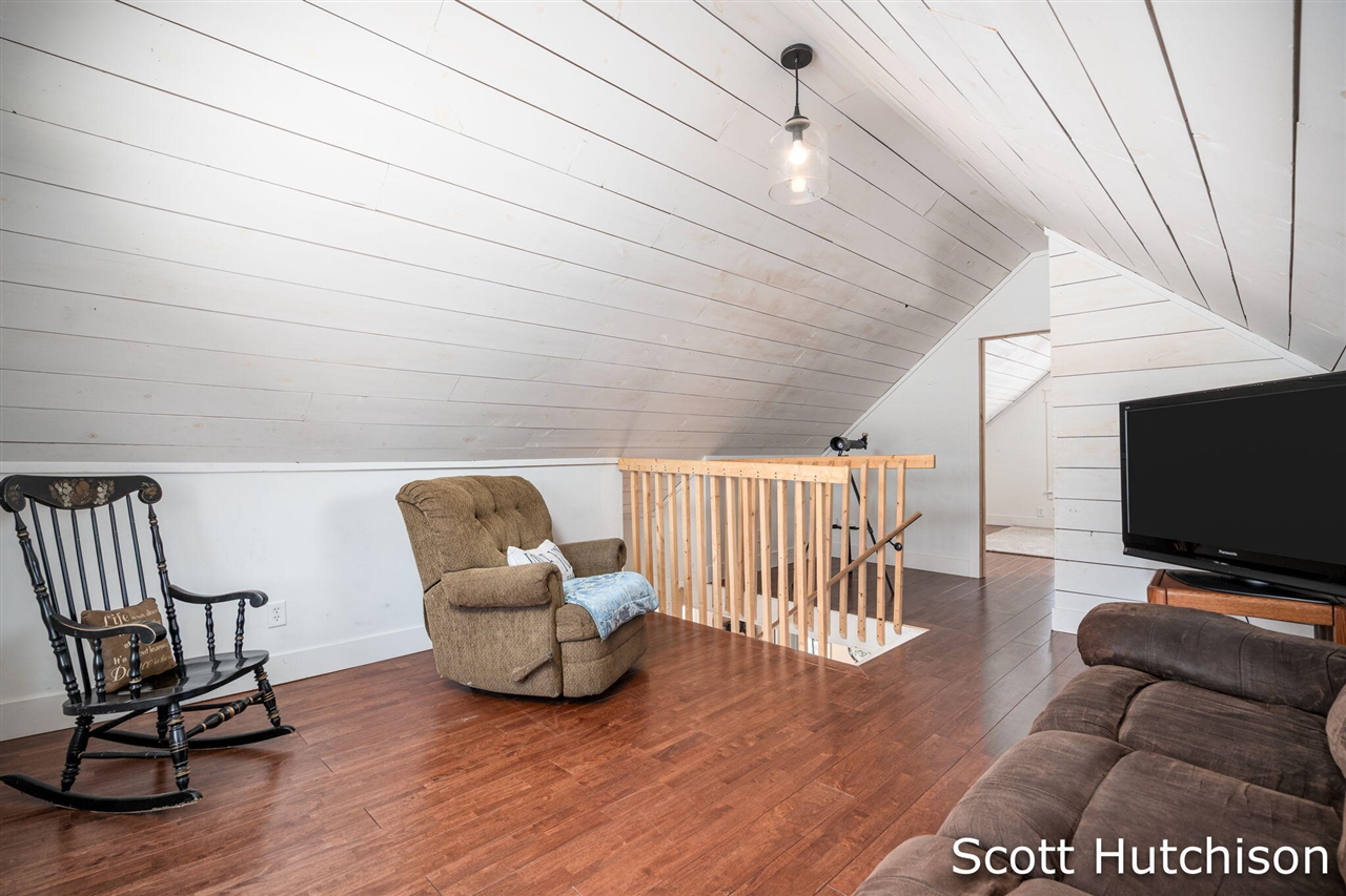 1300 E Coral Road, Edmore, MI, 48829-8319