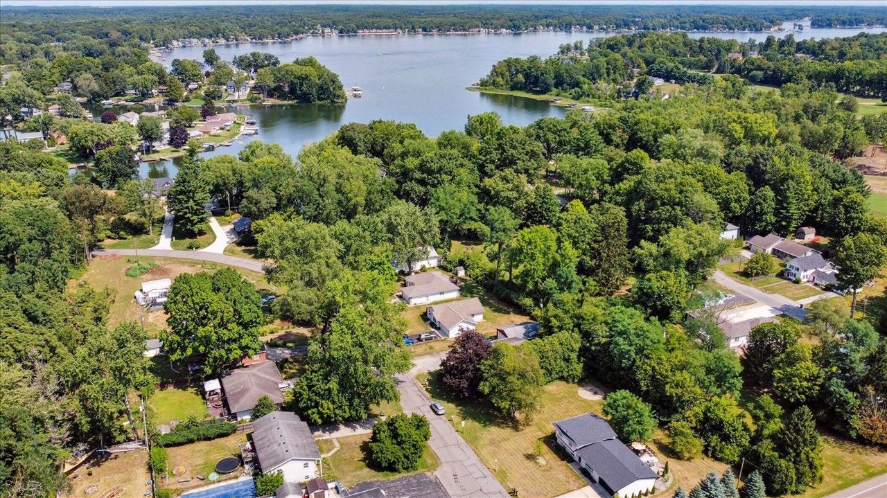 7039 Curtis Drive, Coloma, MI, 49038-9521