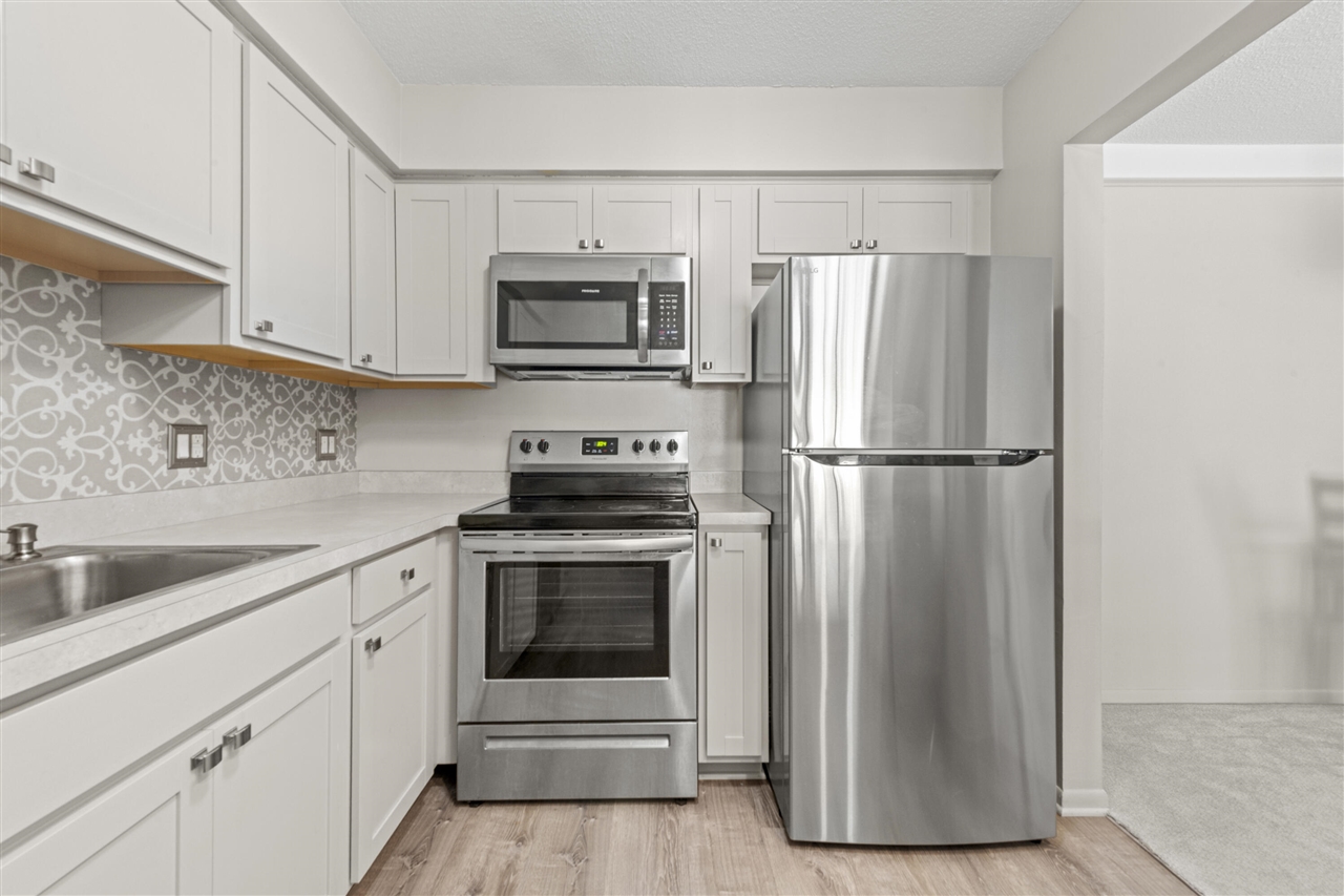 35934 Ann Arbor Trail UNIT&nbsp;115, Livonia, MI, 48150-3557