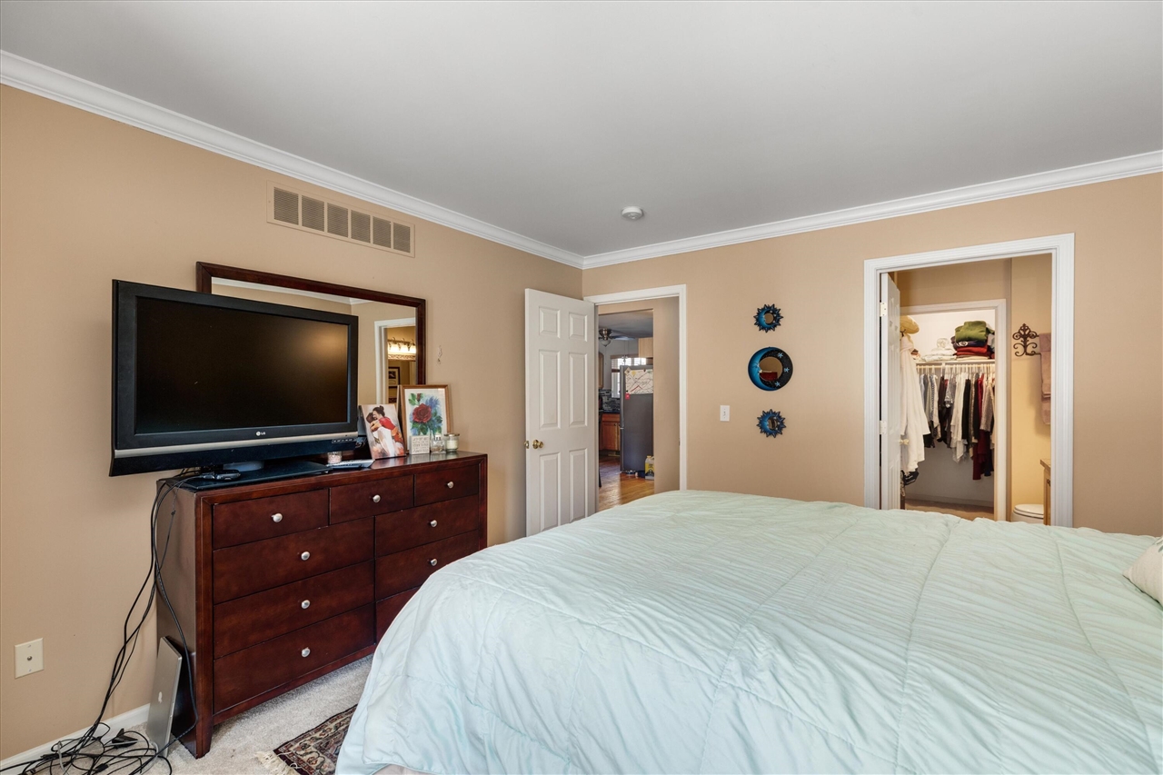 2255 Crystal Crossing Drive, Howell, MI, 48843-7004