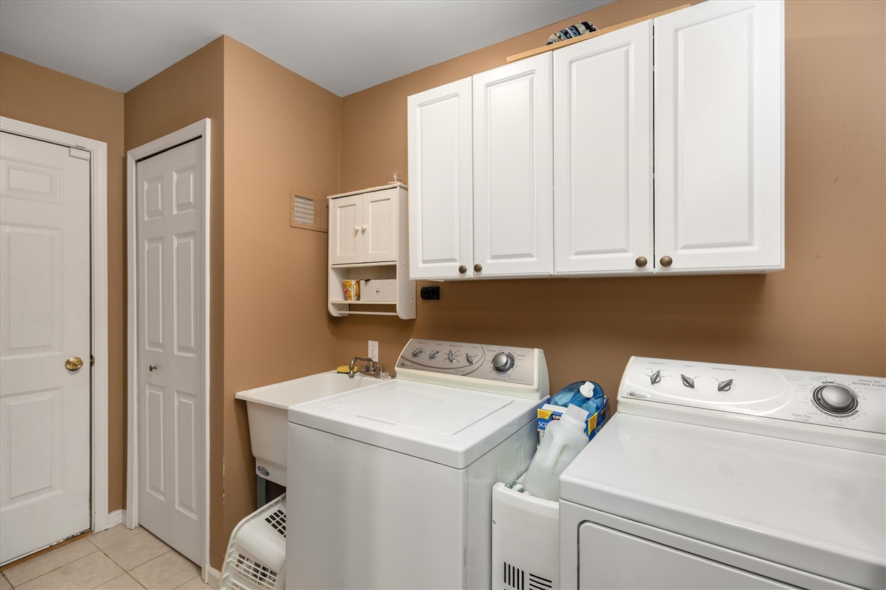 2255 Crystal Crossing Drive, Howell, MI, 48843-7004