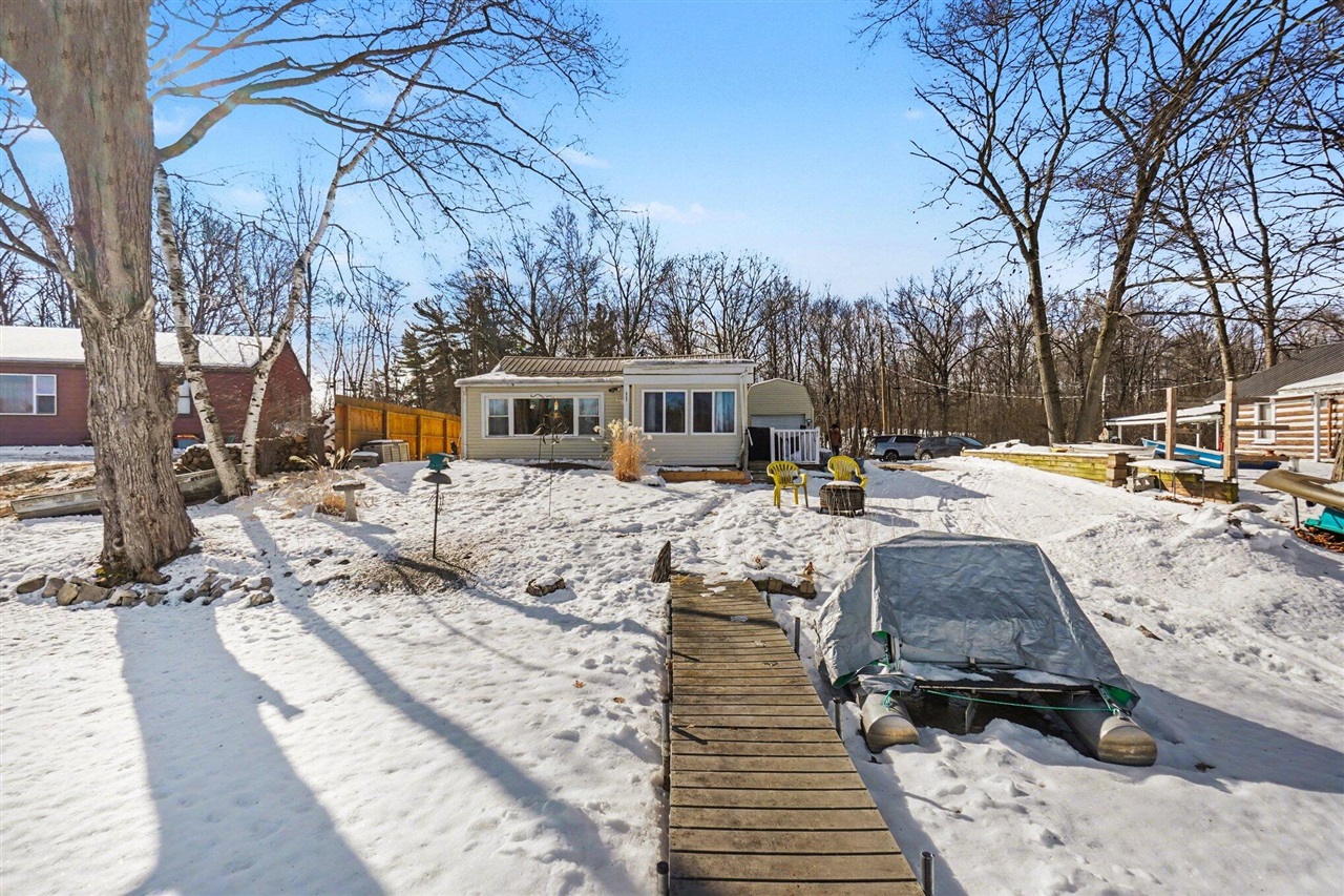 761 S Coolidge Drive, Six Lakes, MI, 48886-9702