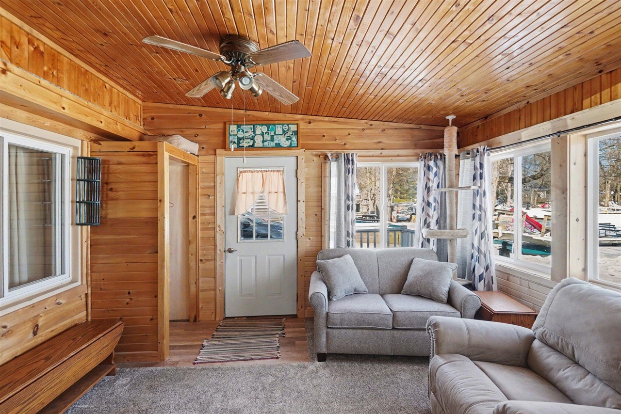 761 S Coolidge Drive, Six Lakes, MI, 48886-9702