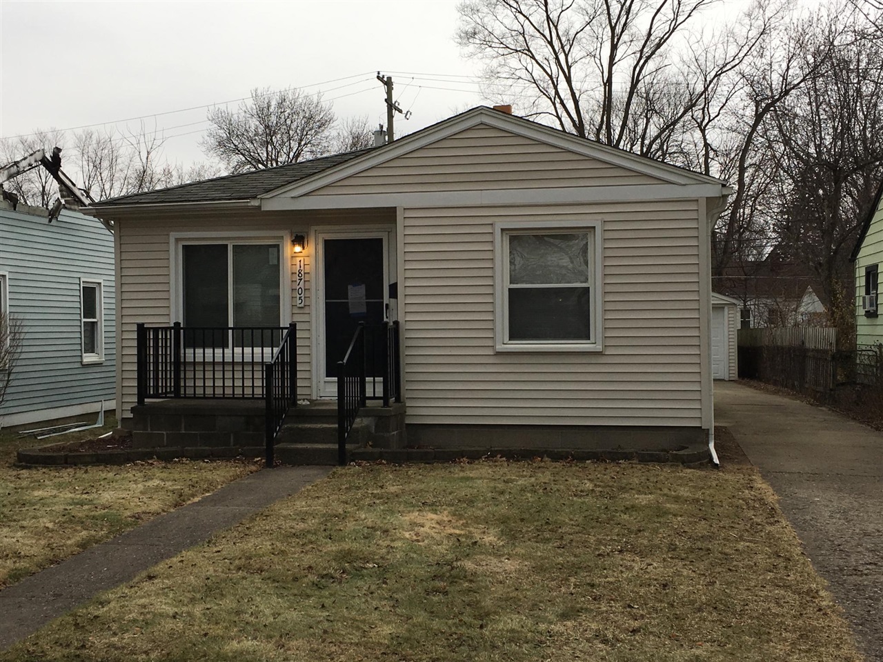 18705 Delaware Avenue, Redford, MI, 48240-1976