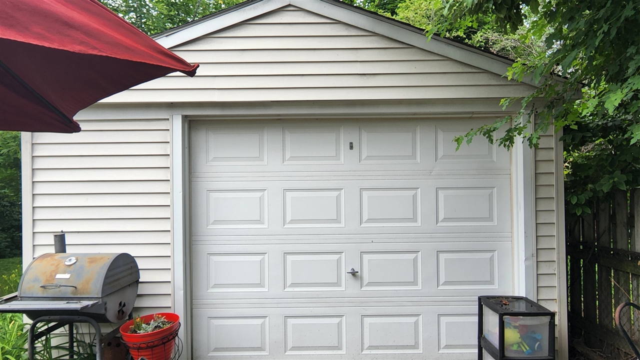 18705 Delaware Avenue, Redford, MI, 48240-1976