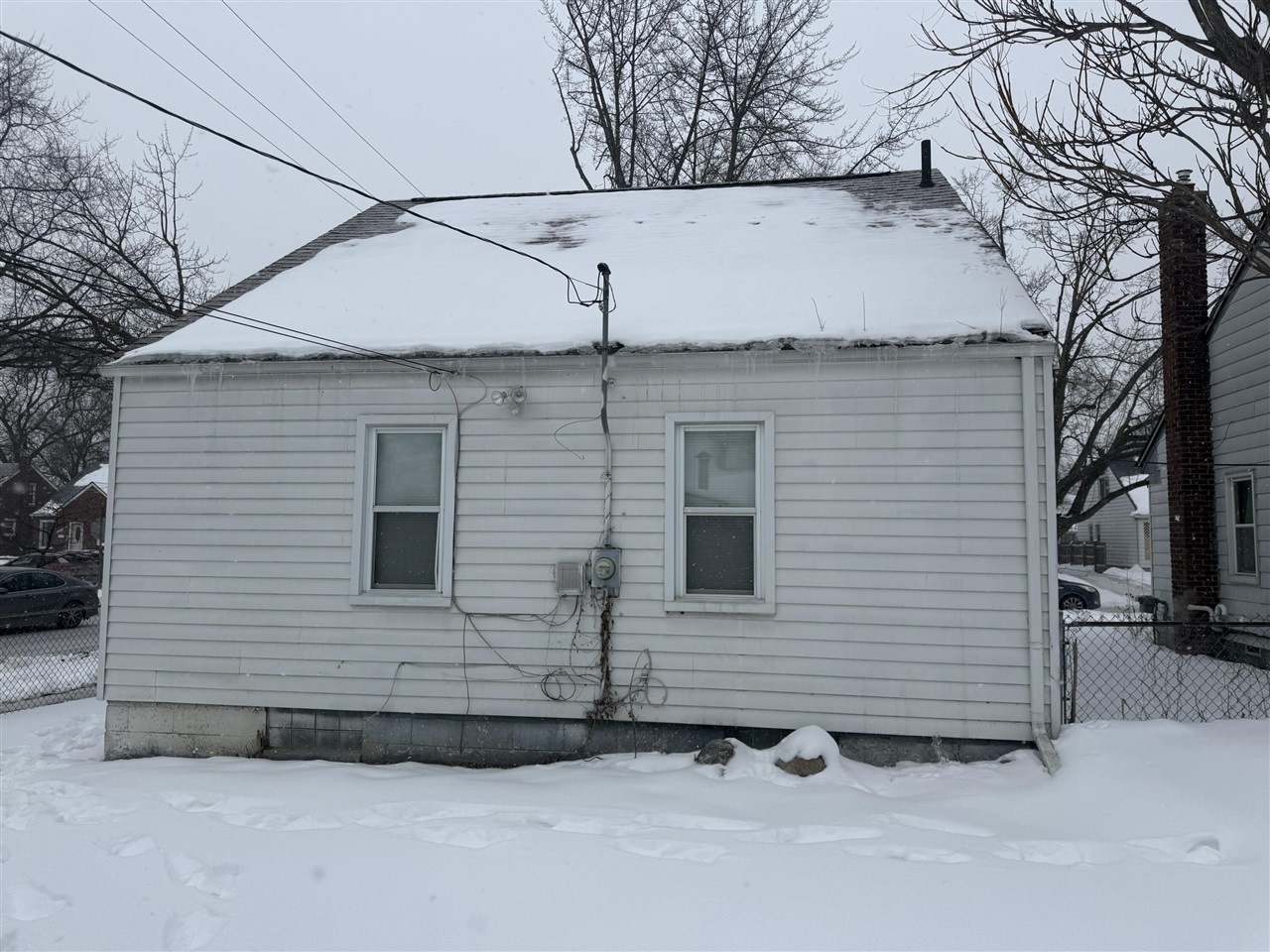 21004 Syracuse Avenue photo 3