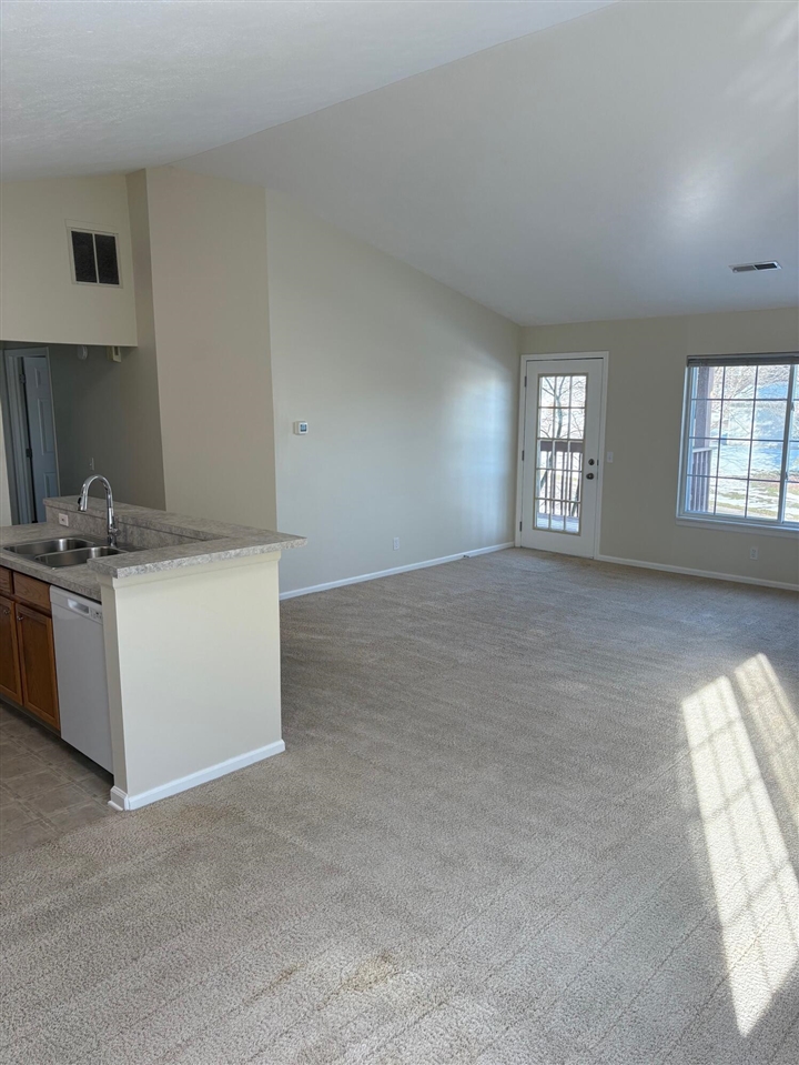  UNIT 30, Rockford, MI, 49341-49341