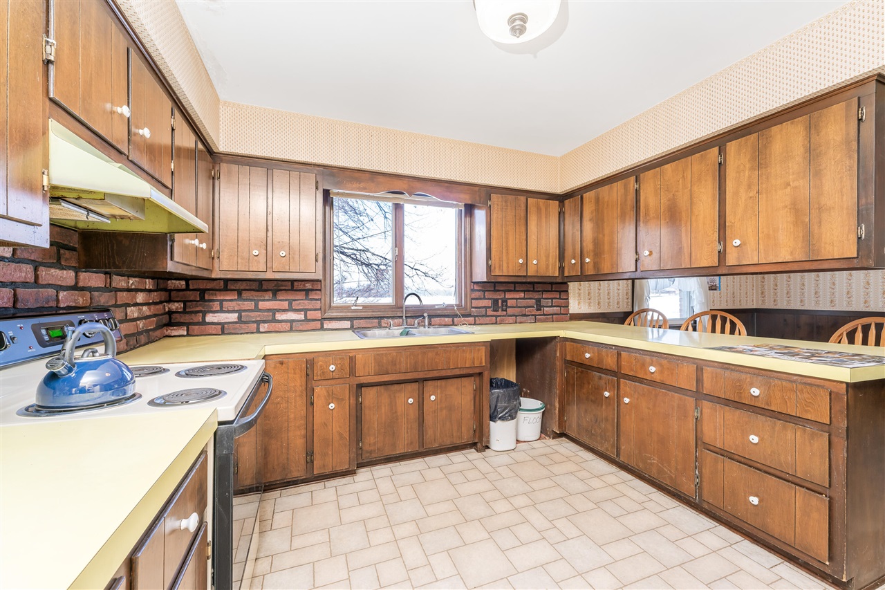 10798 Pleasant Lake Road, Delton, MI, 49046-9562