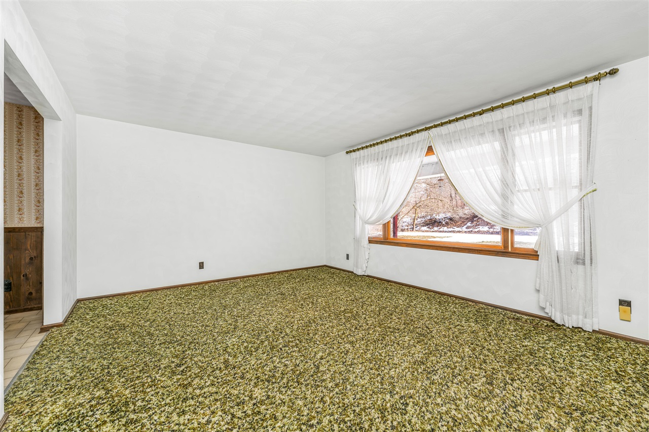 10798 Pleasant Lake Road, Delton, MI, 49046-9562