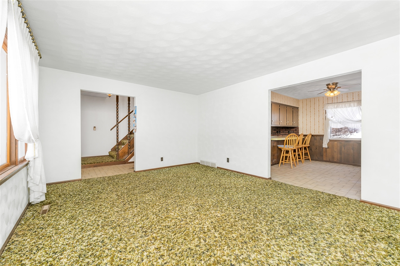 10798 Pleasant Lake Road, Delton, MI, 49046-9562