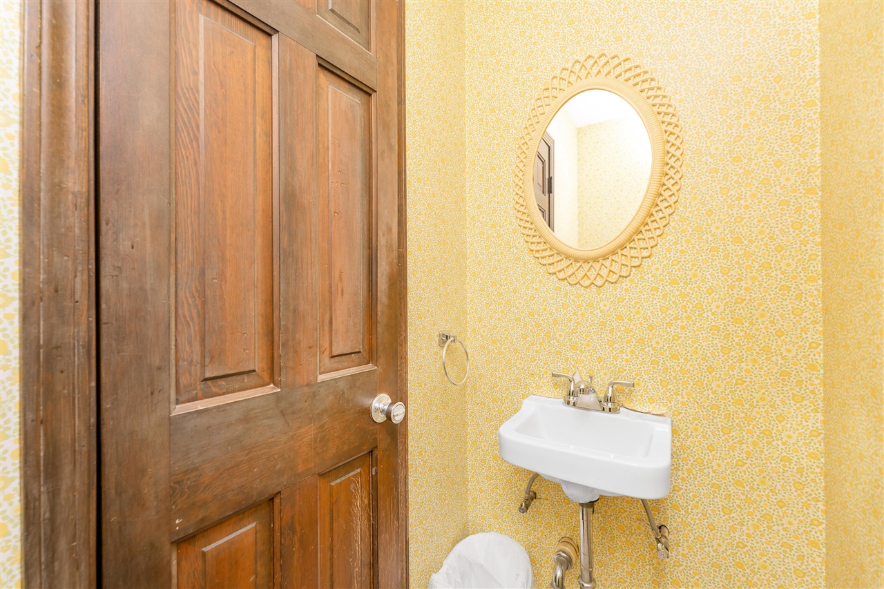 10798 Pleasant Lake Road, Delton, MI, 49046-9562