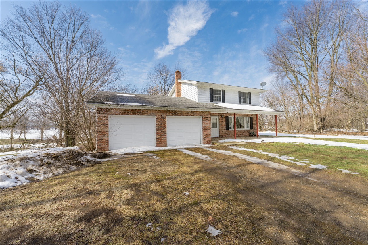 10798 Pleasant Lake Road, Delton, MI, 49046-9562