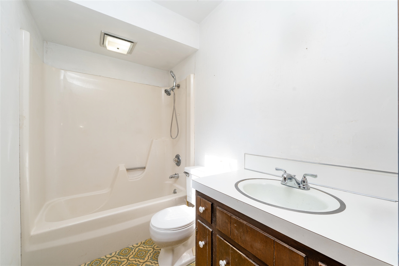 10798 Pleasant Lake Road, Delton, MI, 49046-9562