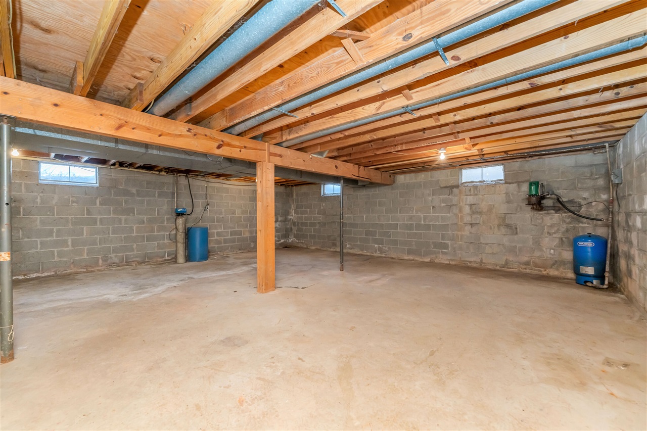 10798 Pleasant Lake Road, Delton, MI, 49046-9562